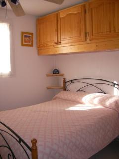 Belle villa d'angle, 6 couchages, cuisine climatisée, 3 chambres terrasse ombragée parking dans résidence sécurisée avec piscine commune, 400 m de la mer, LROND24 - Portiragnes - 6