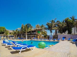 Wild Rover Beach Mancora - 1