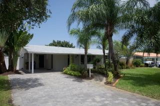 Heated pool ,3 bedroom bungalow ,minutes from the beach - Deerfield Beach - 7