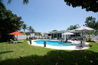 Heated pool ,3 bedroom bungalow ,minutes from the beach - Deerfield Beach - 2