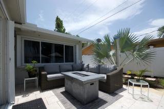 Heated pool ,3 bedroom bungalow ,minutes from the beach - Deerfield Beach - 5