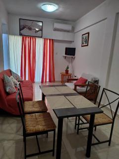 Mikis' 1 Bedroom near the Beach and City Center - Larnaca - 4