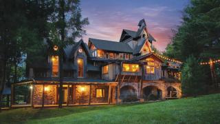 Whimsical Gatehouse at Dark Horse Estate - Franklin - 8