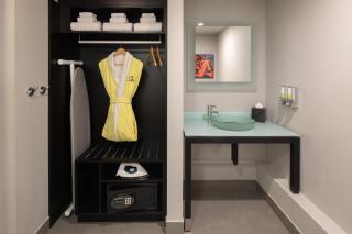 Staypineapple, Hotel FIVE, Downtown Seattle - 1