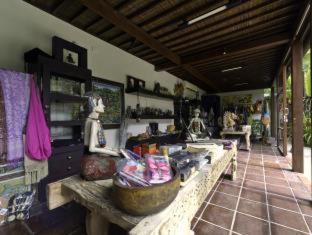 Majapahit Beach Villas by Nakula - Keramas - 4