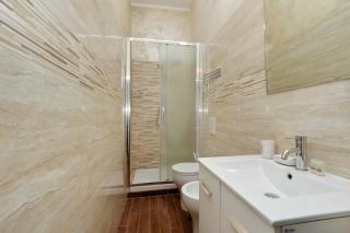 Deluxe rooms and One Chilling jacuzzi Suite Guesthouse - Rome - 8