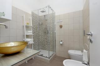 Deluxe rooms and One Chilling jacuzzi Suite Guesthouse - Rome - 5