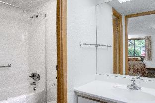 Knights Inn Pittston - Pittston - 1