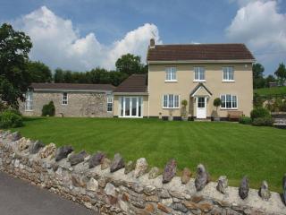 Lower Wadden Farmhouse and Annexe - Southleigh - 0