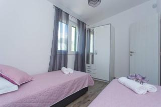 Lodge JoMi - 1