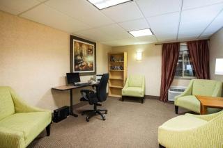 Travelodge by Wyndham Colorado Springs Airport - Peterson SFB - 2