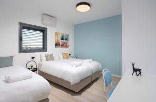 Spacious 3BR Penthouse with Jacuzzi on Rosthchild by HolyGuest - Tel Aviv - 2