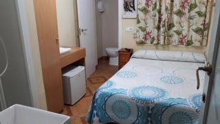 Hostal Fuentesol - 9