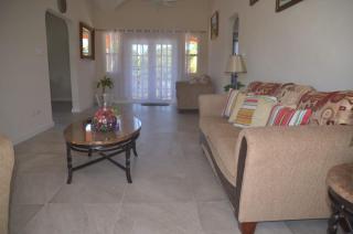 Ixoras Beach Apartments - 1