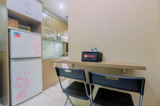 Warm and Homey 2BR Apartment at Kebagusan City By Travelio - Jacarta - 7