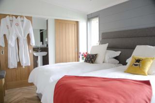 Hollicarrs - Honeycomb Lodge - York - 6