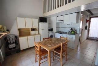 Belle villa d'angle, cuisine séjour climatisé, 5 couchages, belle terrasse ombragée, parking dans résidence sécurisée piscine commune à 400m de la mer LRJP23 - Portiragnes - 7