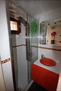Belle villa d'angle, cuisine séjour climatisé, 5 couchages, belle terrasse ombragée, parking dans résidence sécurisée piscine commune à 400m de la mer LRJP23 - Portiragnes - 2