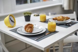 Studio Apartment by Homely Stays - Londra - 5