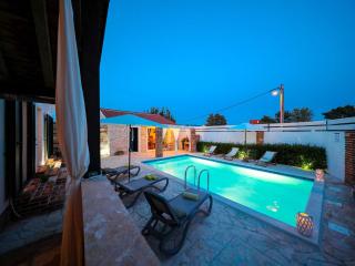 Villa with private pool and terrace - Pridraga - 4