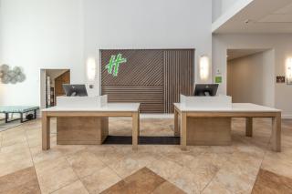 Holiday Inn Hotel & Suites Memphis-Wolfchase Galleria by IHG - Memphis - 1