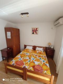 Apartments with parking space Vinisce, Trogir - 8660 - Vinišće - 8