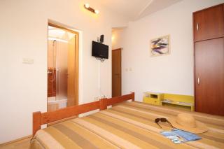 Apartments with parking space Vinisce, Trogir - 8660 - Vinišće - 4
