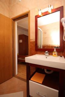 Apartments with parking space Vinisce, Trogir - 8660 - Vinišće - 2