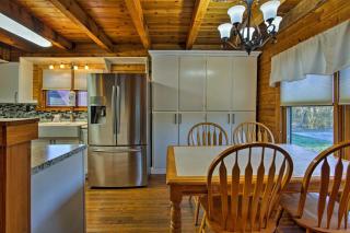 Rustic Cabin with Screened Deck 8 Mi to Dollywood - 2