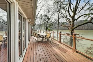 Riverfront Deck and Fire Pit Hot Springs Retreat! - Hot Springs - 9