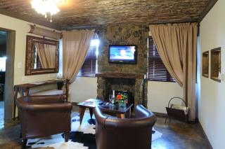 Emoya Basotho Lodge - Bloemfontein - 1
