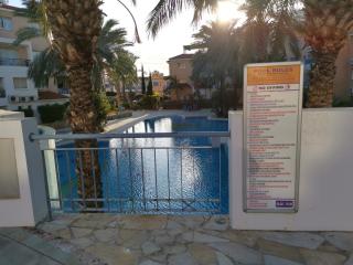 IRIS VILLAGE, NEAR KINGS AVENUE MALL - By NOMA STAYS Cyprus - 3
