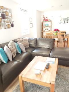 Inverness City Centre Apartment with Elevator and Google Chromecast - 1