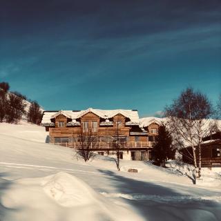 SKI LODGE - 0