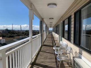 Sea Horse Inn and Cottages - 3