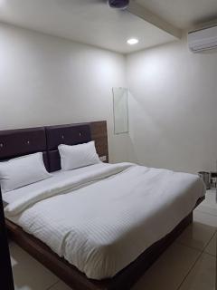 hotel season - 2