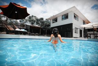 Swimming Pool Holiday Villa - Auckland - 0
