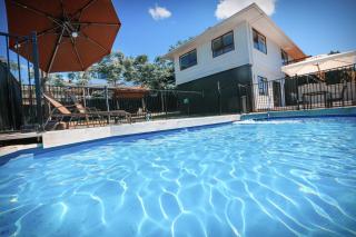 Swimming Pool Holiday Villa - Auckland - 8
