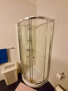 Kennedy Court - PRIME LOCATION - Bus Terminus - 5