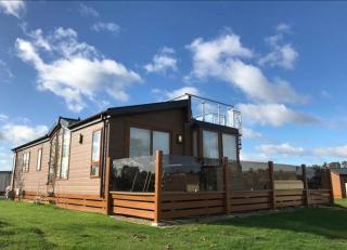 Hot tub hols in Bear Lodge with roof terrace - 5