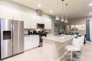 5 BR 6 BA Luxury Villa 5 min to Disneyworld Hot Tub & BBQ - Orlando - 5
