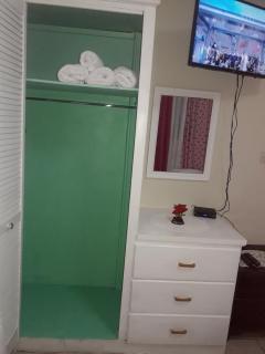 Hilltop View Guesthouse - Castries - 2