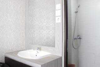 Elegant 2BR Gateway Pasteur Apartment near Exit Toll Pasteur By Travelio - 6