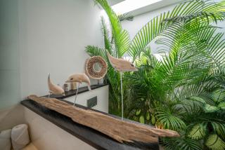 Villa Tira - Elegant 3BR in Central Seminyak - Seminyak - 1