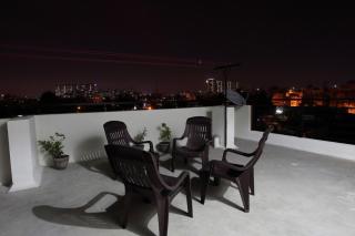 Qualtems Guest House-with AC Options - Bangalore - 1