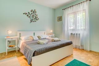 Newly refreshed property JOVI-relaxing, fenced, private, heated pool & view - Tugare - 6