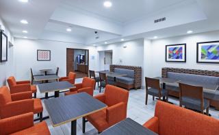 Holiday Inn Express Hotel and Suites Jenks by IHG - Jenks - 7