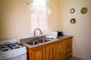 Connie's Comfort Suites - Saint Johnʼs - 5