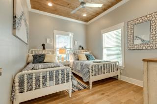 Crystal Cottage - Galveston - 8