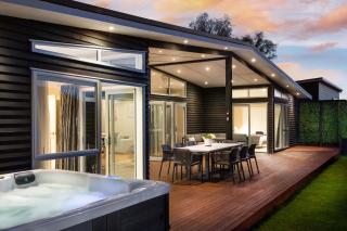 Wind Down on Esther - Martinborough - 0